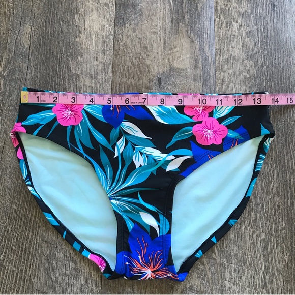 Dick's Sporting Goods Amelia Bikini Bottom Tropic Floral Jogger - Picture 3 of 7